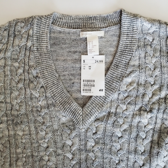 V-neck Cable Knit Sweater - Picture 5 of 5